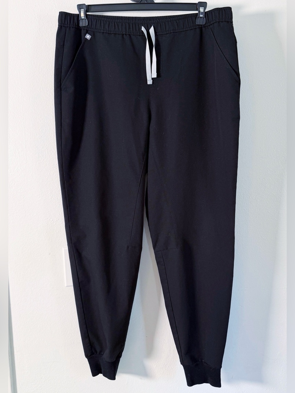 FIGS Men’s Classic Tansen Jogger Style Scrub Pants Size XL Black - Picture 2 of 10